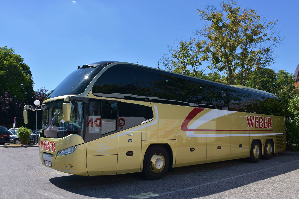 Neoplan Cityliner von WEBER Reisen aus der BRD 06/2017 in Krems.