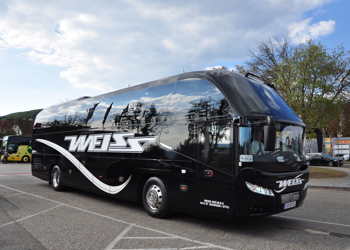 Neoplan Cityliner von Weiss Reisen aus sterreich in Krems.