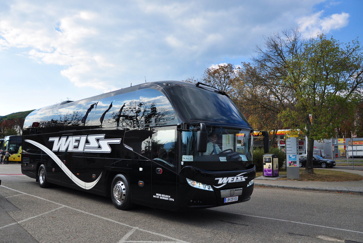 Neoplan Cityliner von Weiss Reisen aus sterreich in Krems.