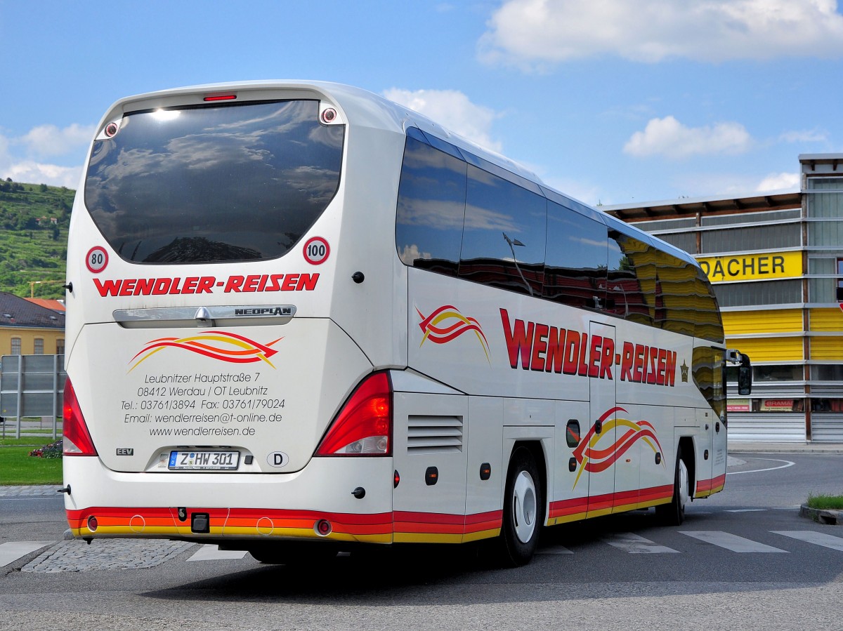 Neoplan Cityliner von WENDLER Reisen aus der BRD am 29.5.2013 in Krems gesehen.