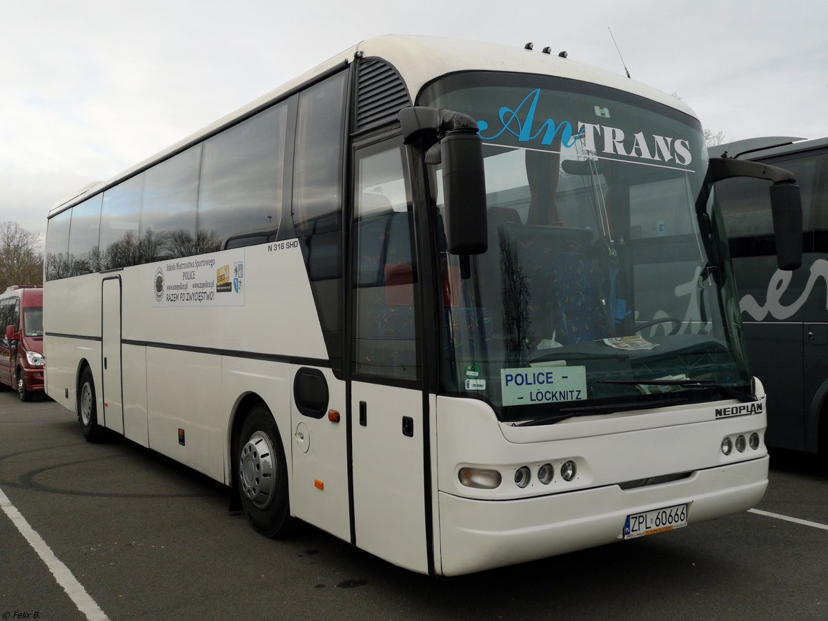 Neoplan Euroliner von AN-Trans Andrzej Krzysztofik aus Polen in Neubrandenburg.