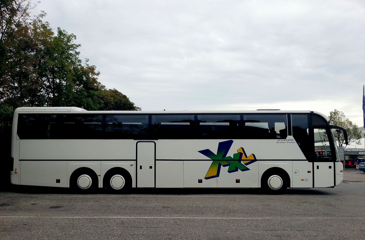 Neoplan Euroliner von Pipal Reisen aus sterreich im Juni 2015 in Krems gesehen.