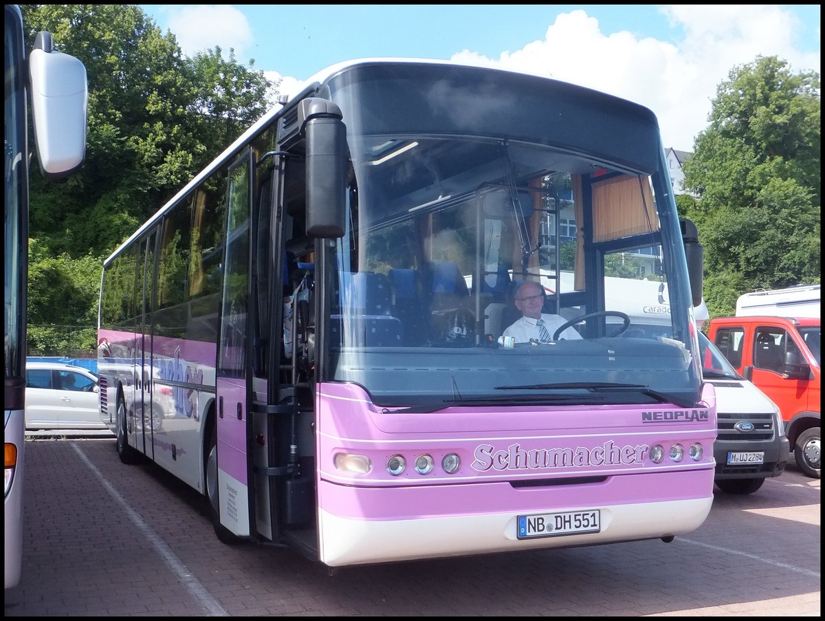 Neoplan Euroliner von Schumacher aus Deutschland im Stadthafen Sassnitz.