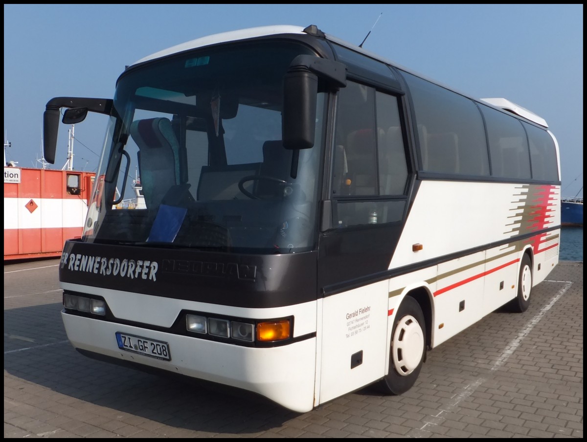 Neoplan Jetliner von Der Rennersdorfer aus Deutschland im Stadthafen Sassnitz.