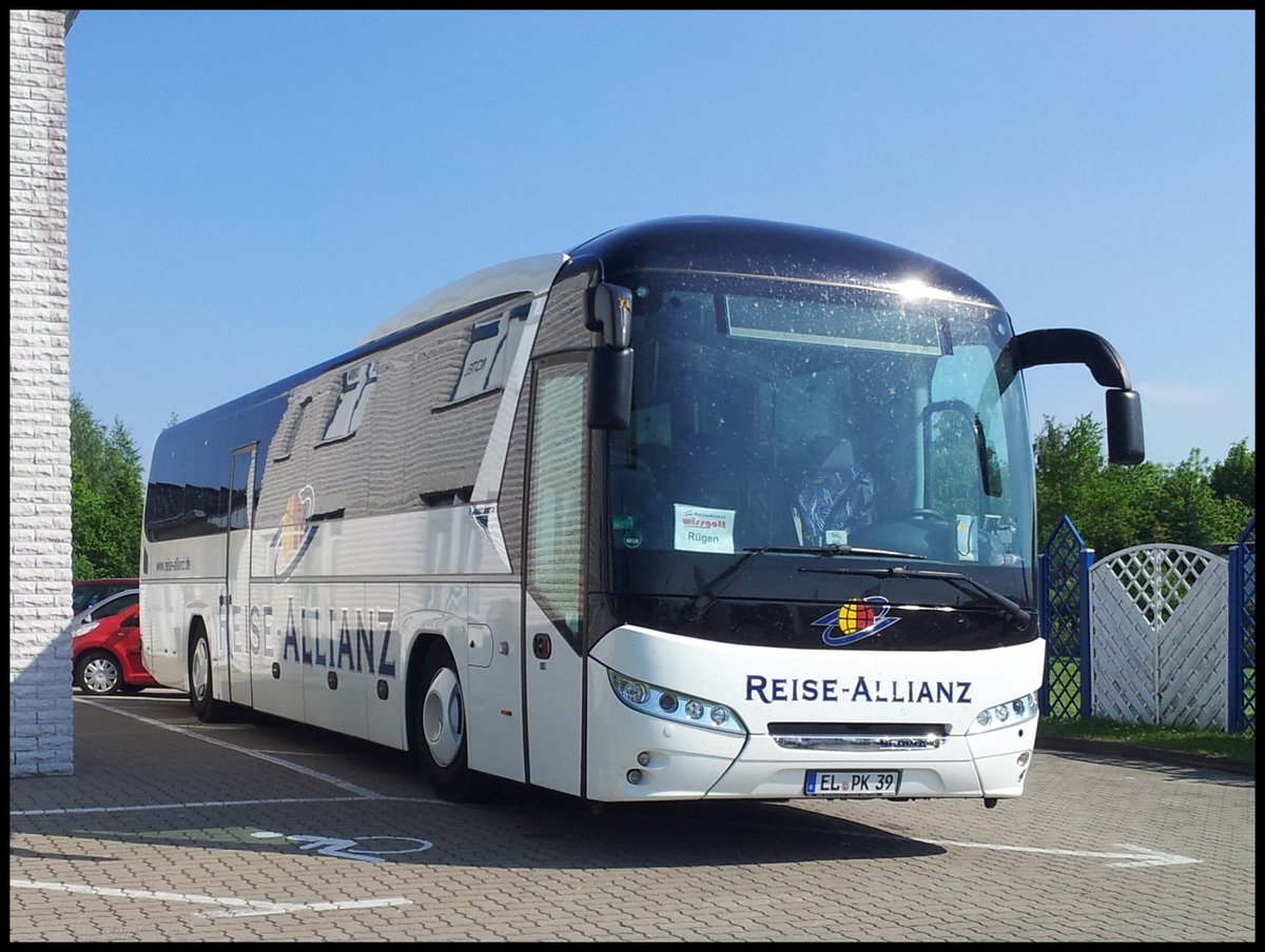 Neoplan Jetliner von Reise-Allianz/Meyering aus Deutschland in Sassnitz. 