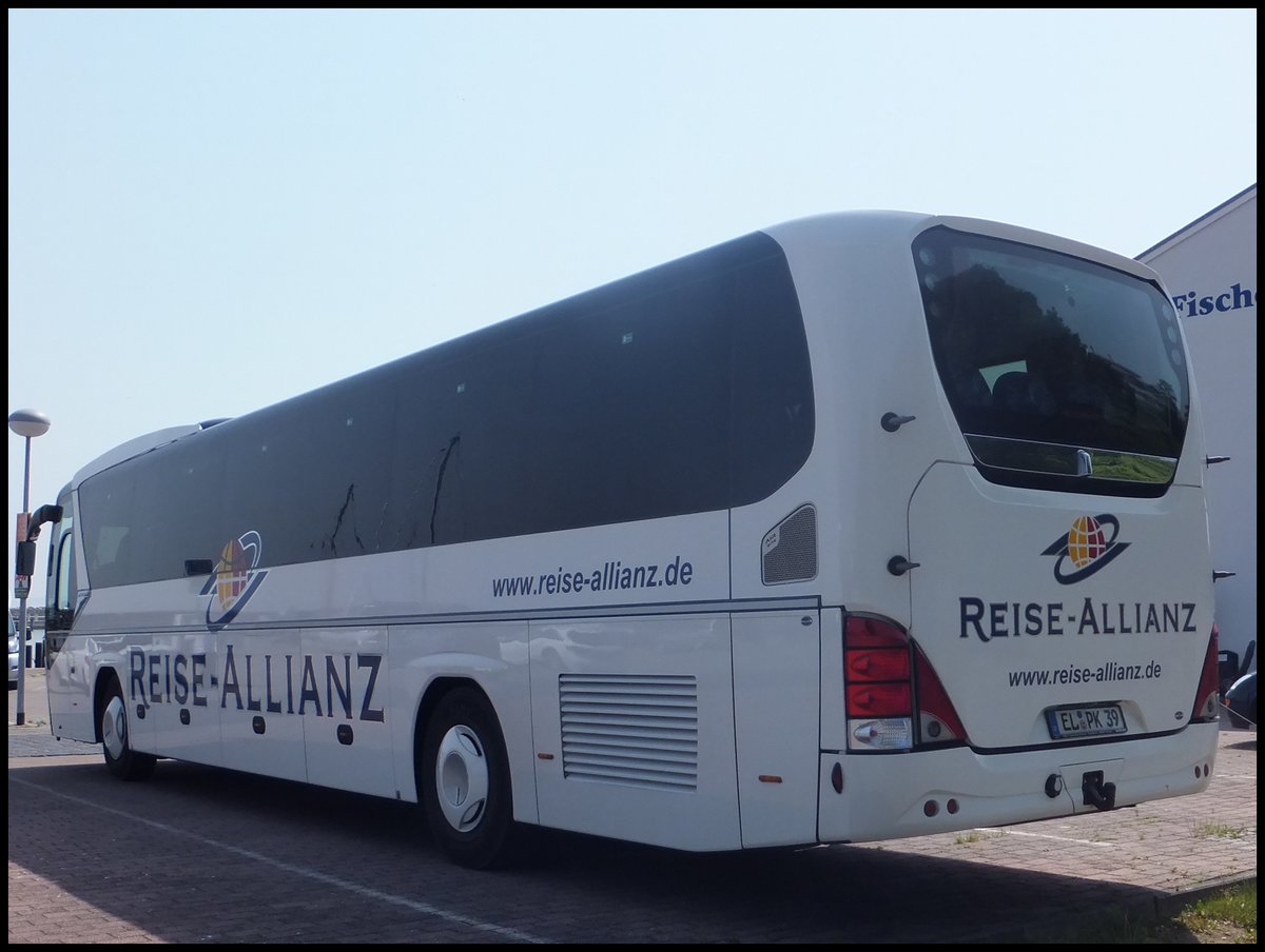 Neoplan Jetliner von Reise-Allianz/Meyering aus Deutschland im Stadthafen Sassnitz.