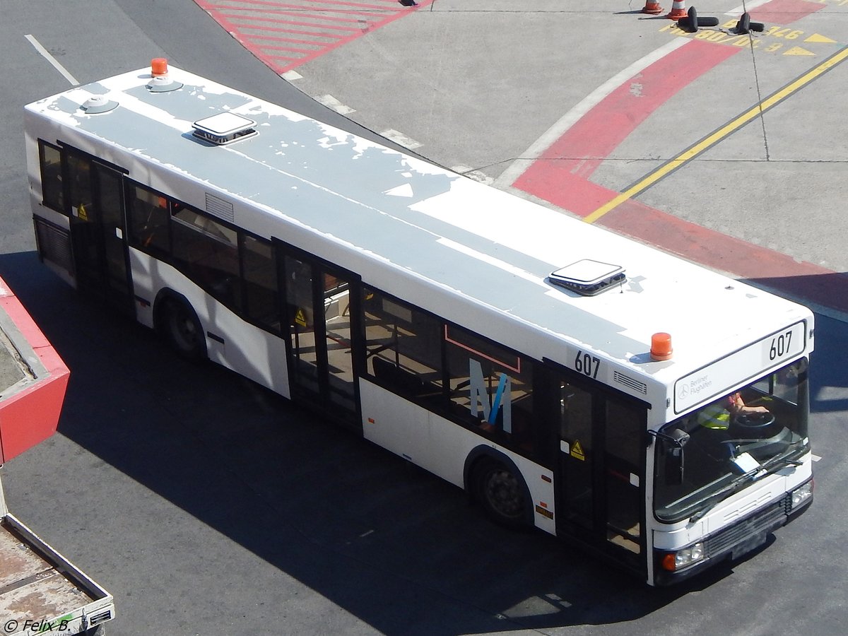 Neoplan N4016 von AeroGround aus Deutschland in Berlin.