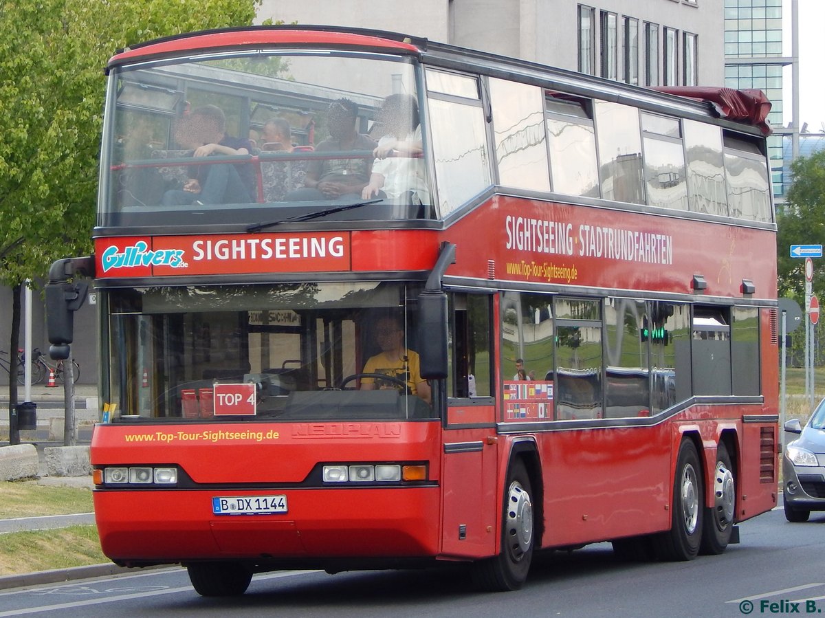 Neoplan N4026/3 von Gullivers aus Deutschland in Berlin. 