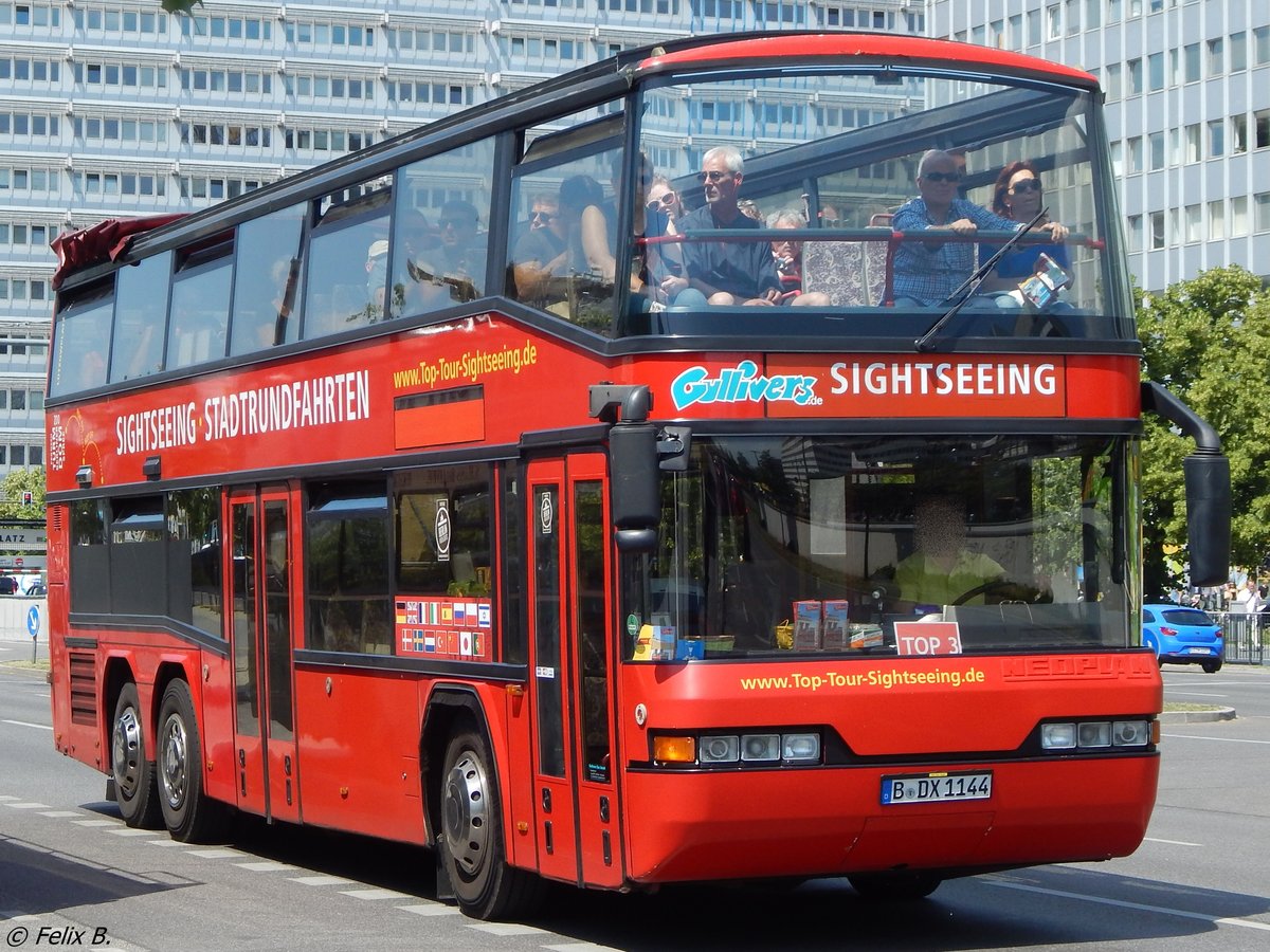 Neoplan N4026/3 von Gullivers aus Deutschland in Berlin. 