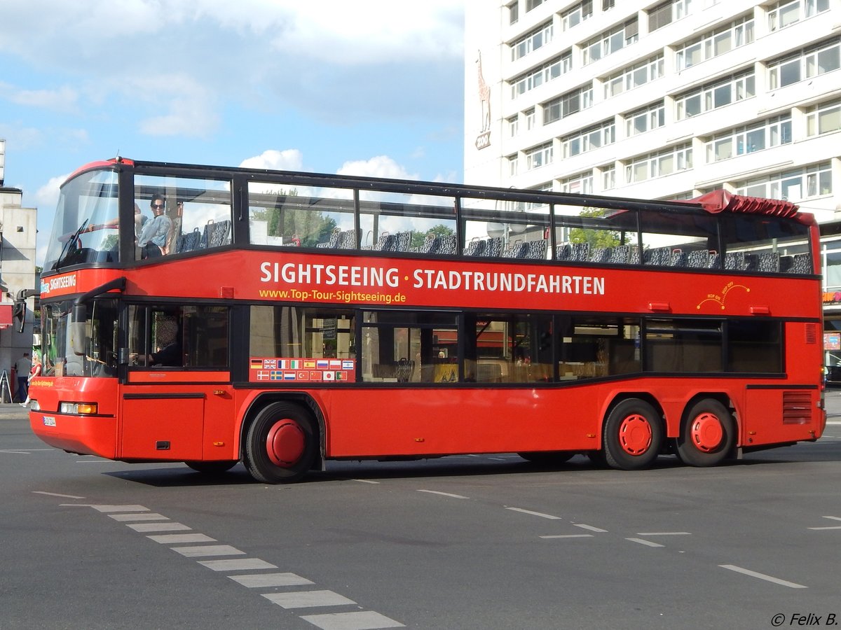 Neoplan N4026/3 von Gullivers aus Deutschland in Berlin. 