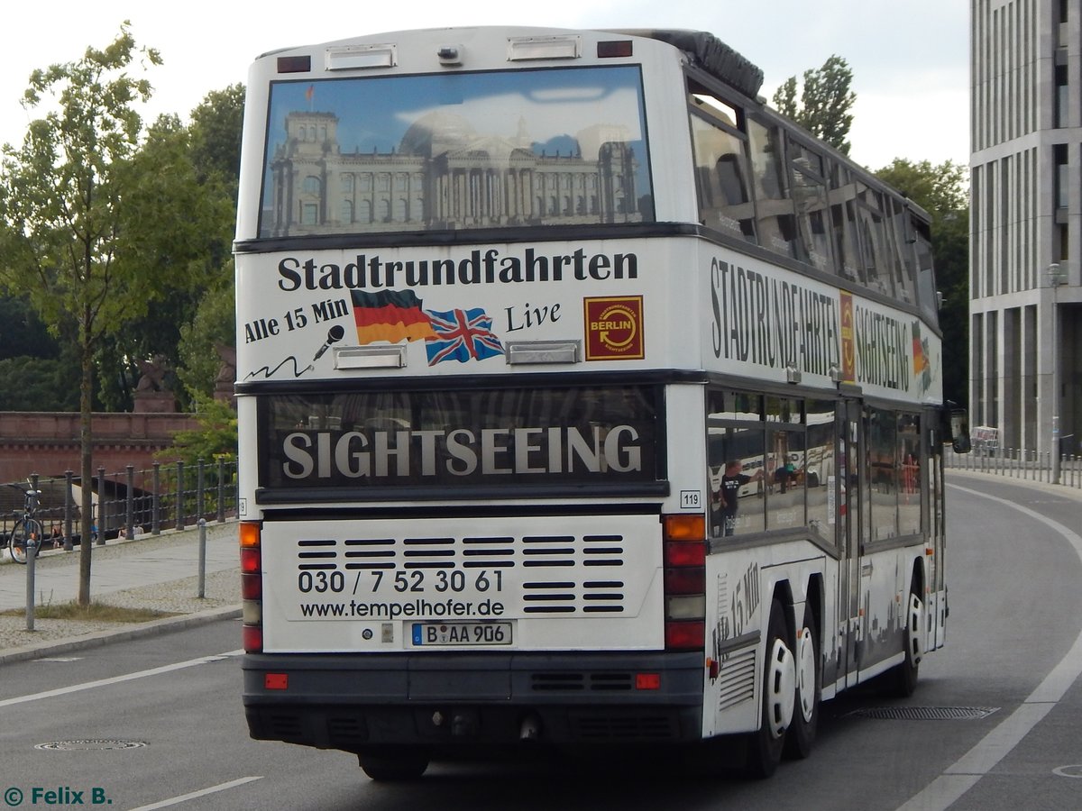 Neoplan N426/3 von Der Tempelhofer aus Deutschland in Berlin.