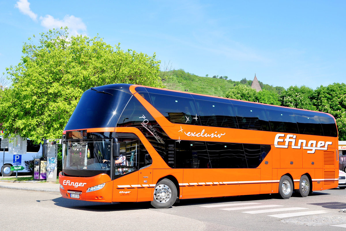 Neoplan Skyliner 6 von Efinger Reisen aus der BRD in Krems gesehen.