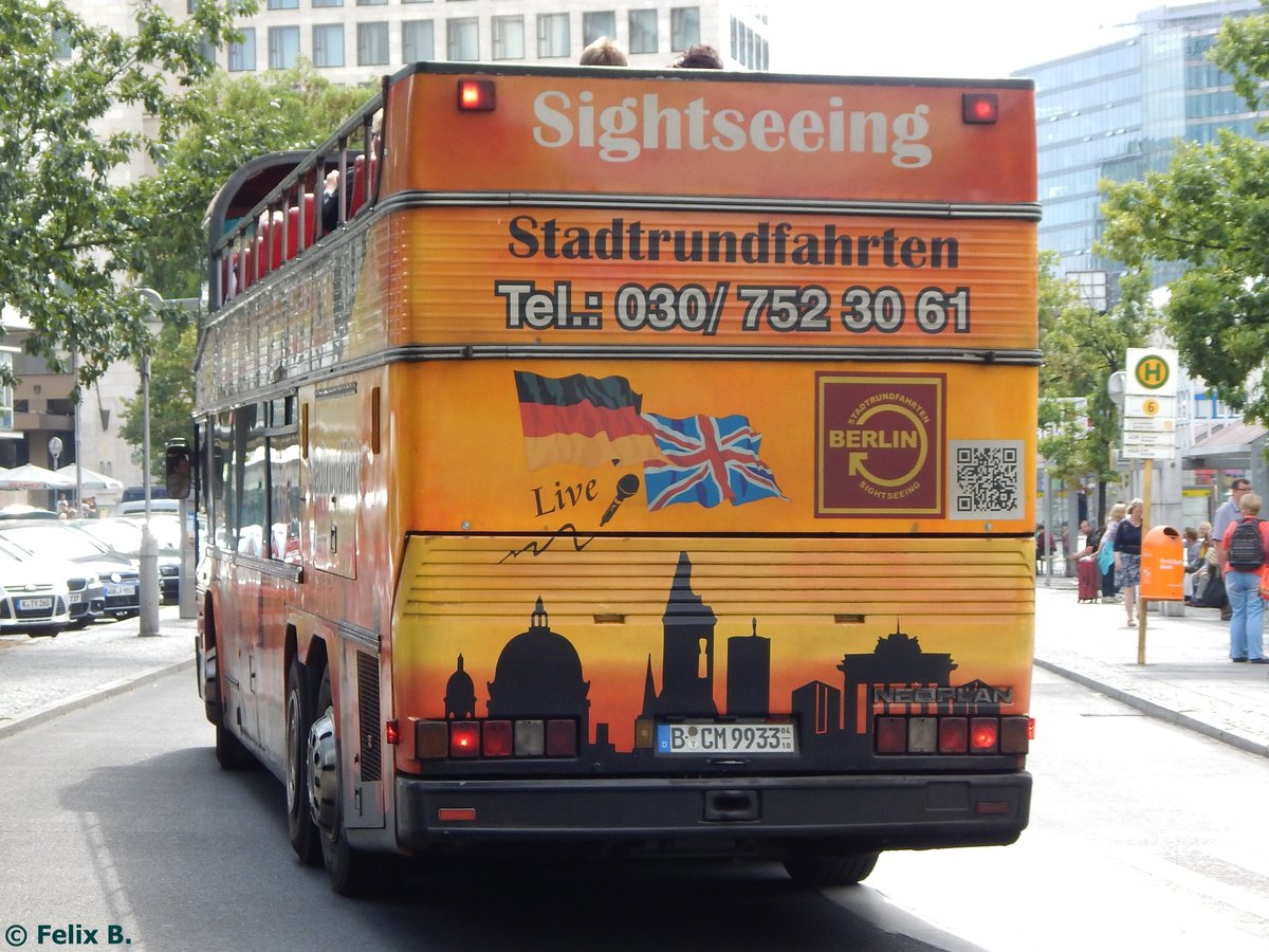 Neoplan Skyliner von Der Tempelhofer aus Deutschland in Berlin.