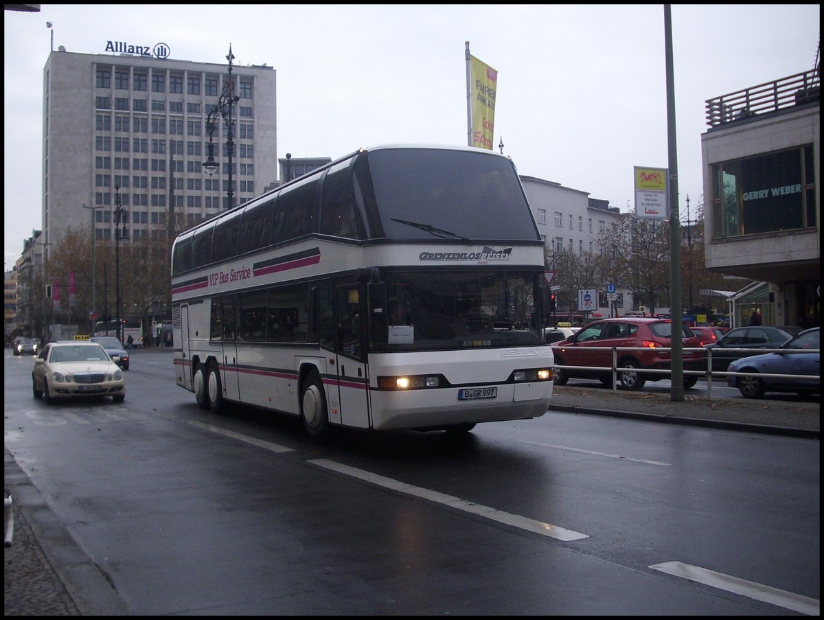 Neoplan Skyliner von Grenzenlos Reisen aus Deutschland in Berlin.