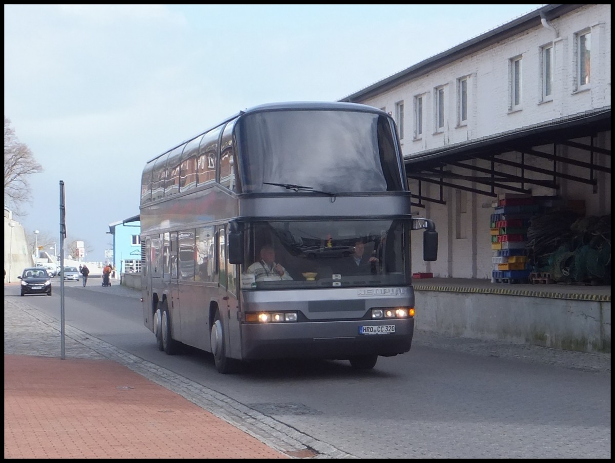 Neoplan Skyliner von Ostseeperle aus Deutschland in Sassnitz.