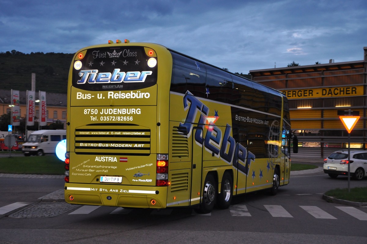 Neoplan Skyliner von TIEBER Reisen aus sterreich am 20.9.2014 in Krems.