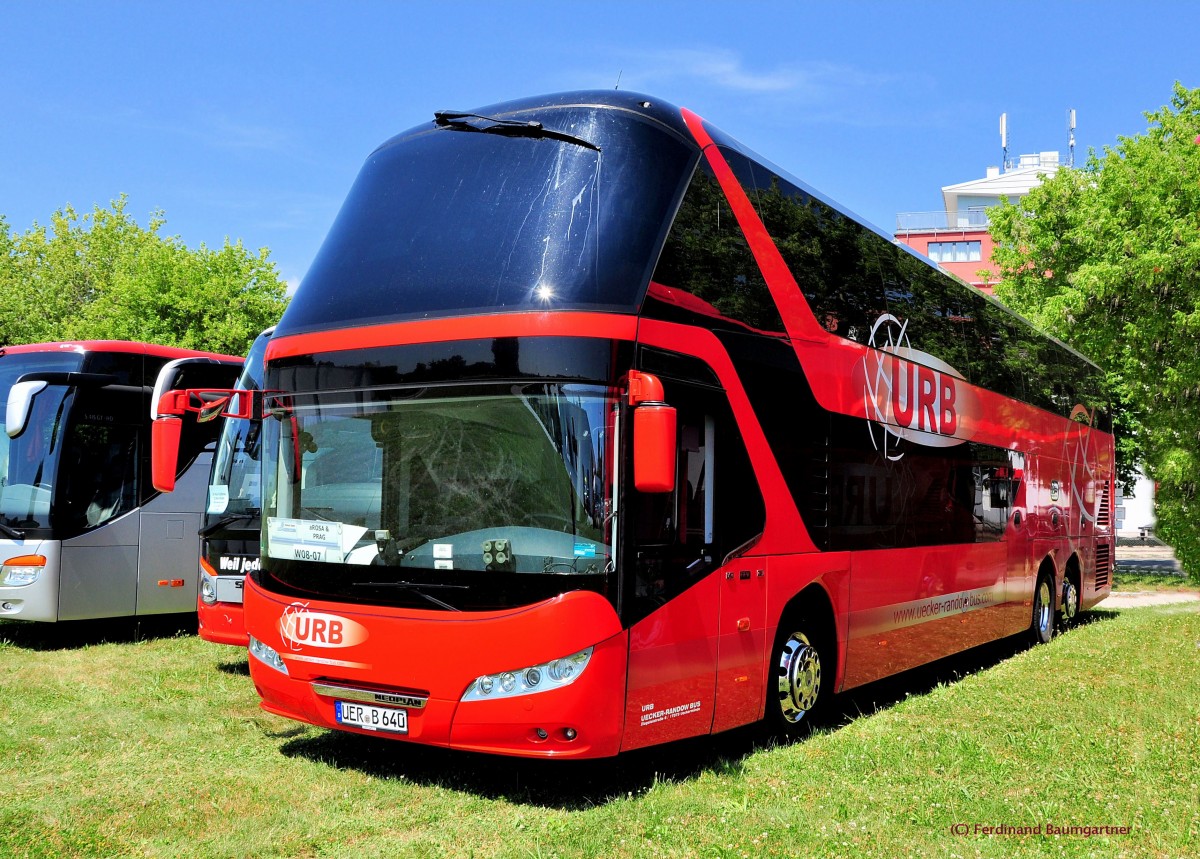 NEOPLAN SKYLINER von URB/BRD am 9.7.2013 in Krems an der Donau.