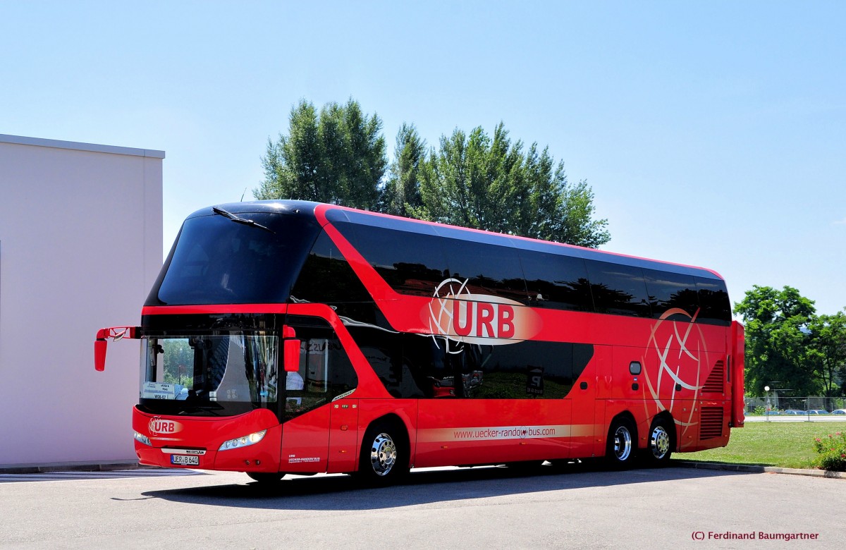 NEOPLAN SKYLINER von URB/BRD am 9.7.2013 in Krems an der Donau.