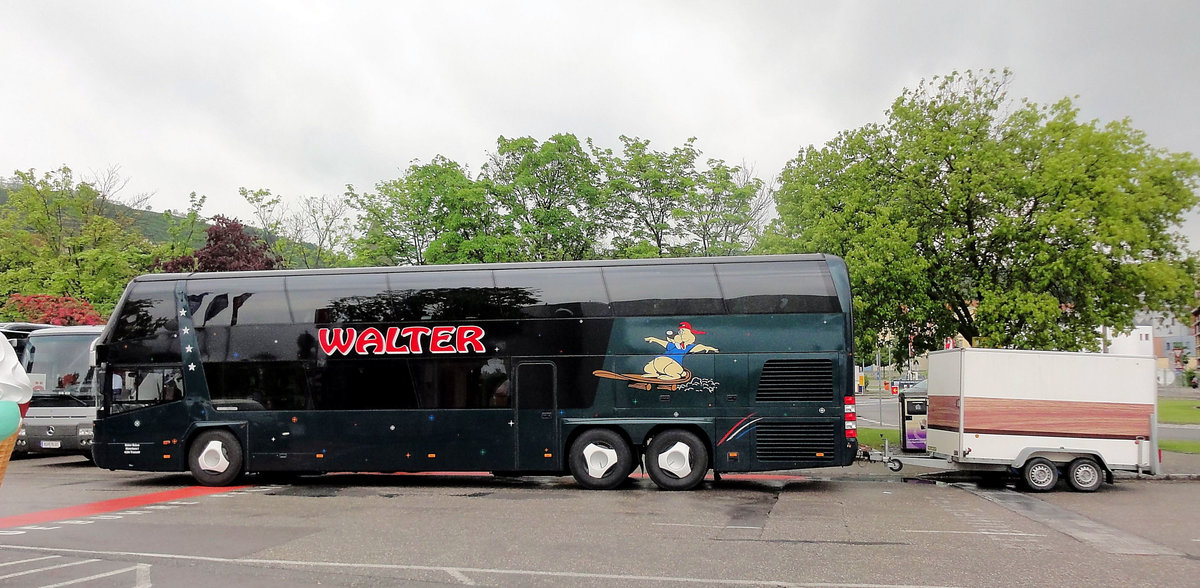 Neoplan Skyliner von Walter Reisen aus sterreich in Krems gesehen.