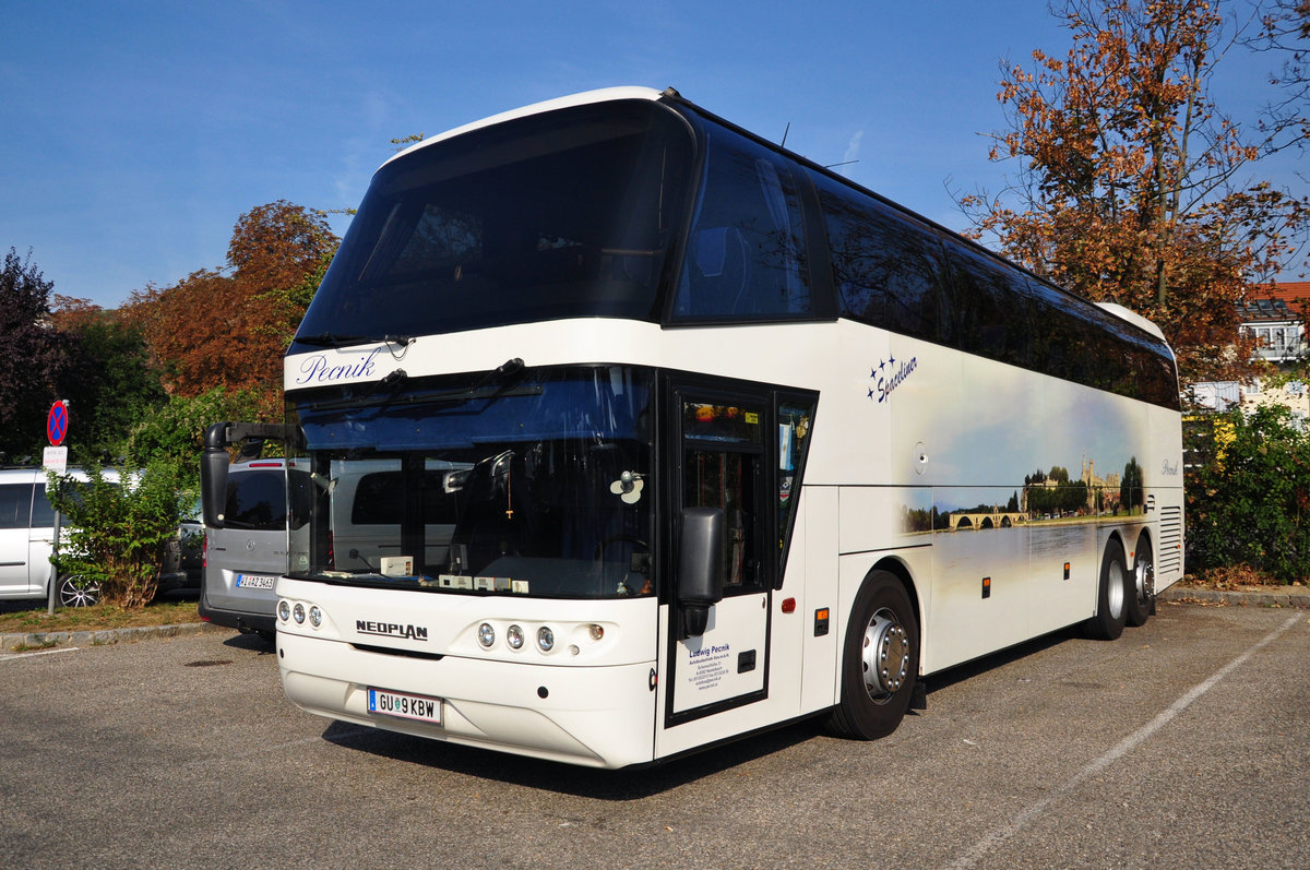 Neoplan Spaceliner von Ludwig Pecnik Reisen aus sterreich in Krems.