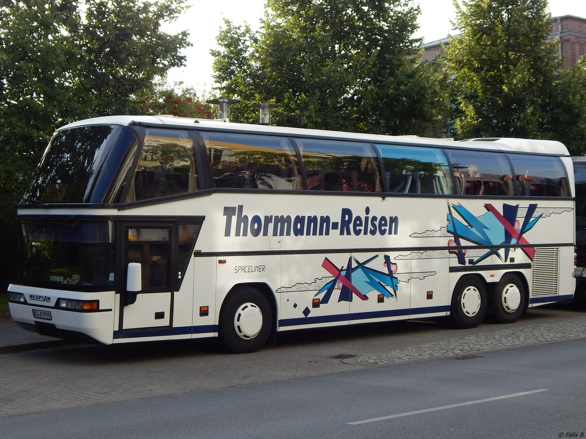 Neoplan Spaceliner von Pakull-Thormann Reisen aus Deutschland in Neubrandenburg.