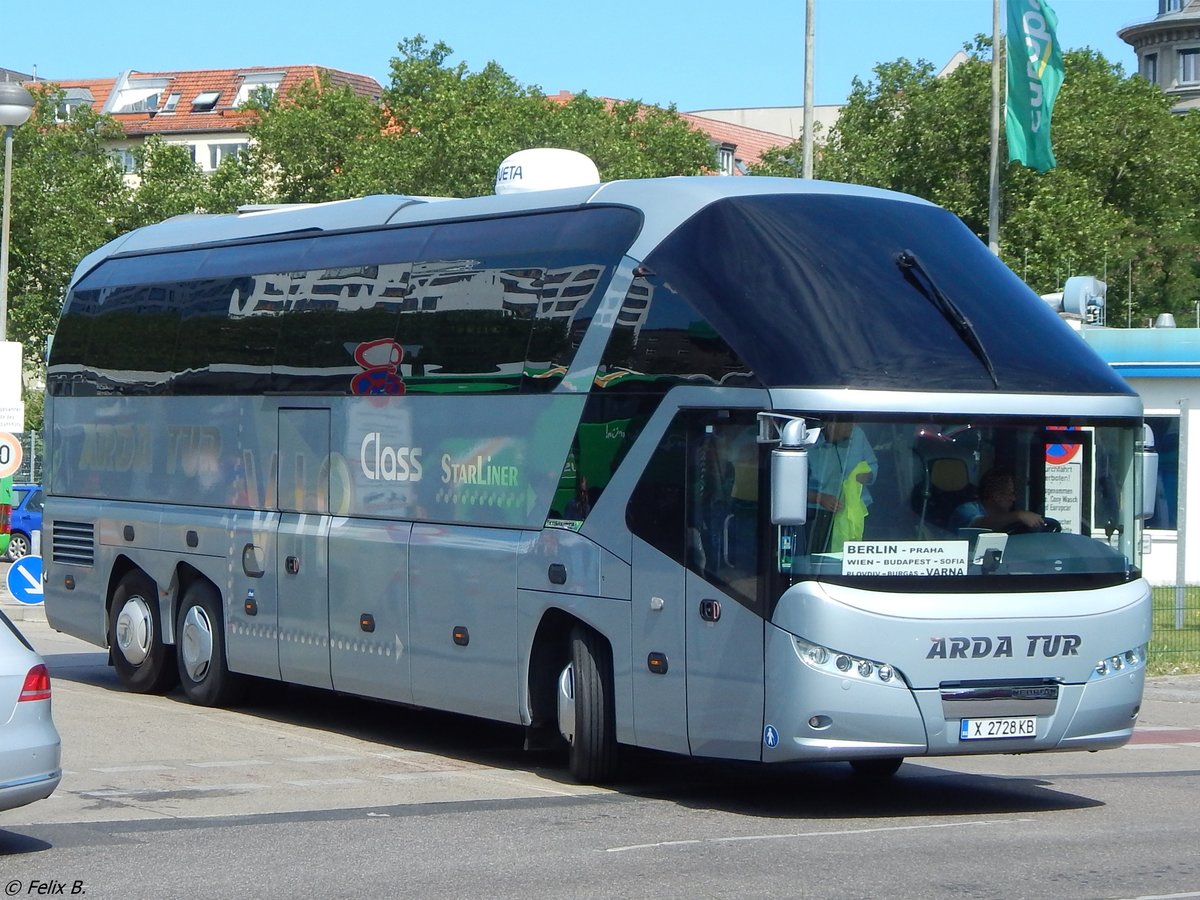 Neoplan Starliner von Arda Tur aus Bulgarien in Berlin.