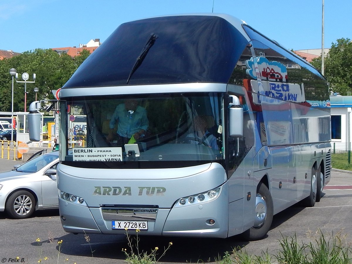 Neoplan Starliner von Arda Tur aus Bulgarien in Berlin.