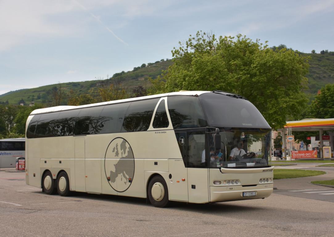 Neoplan Starliner aus PL 2018 in Krems.