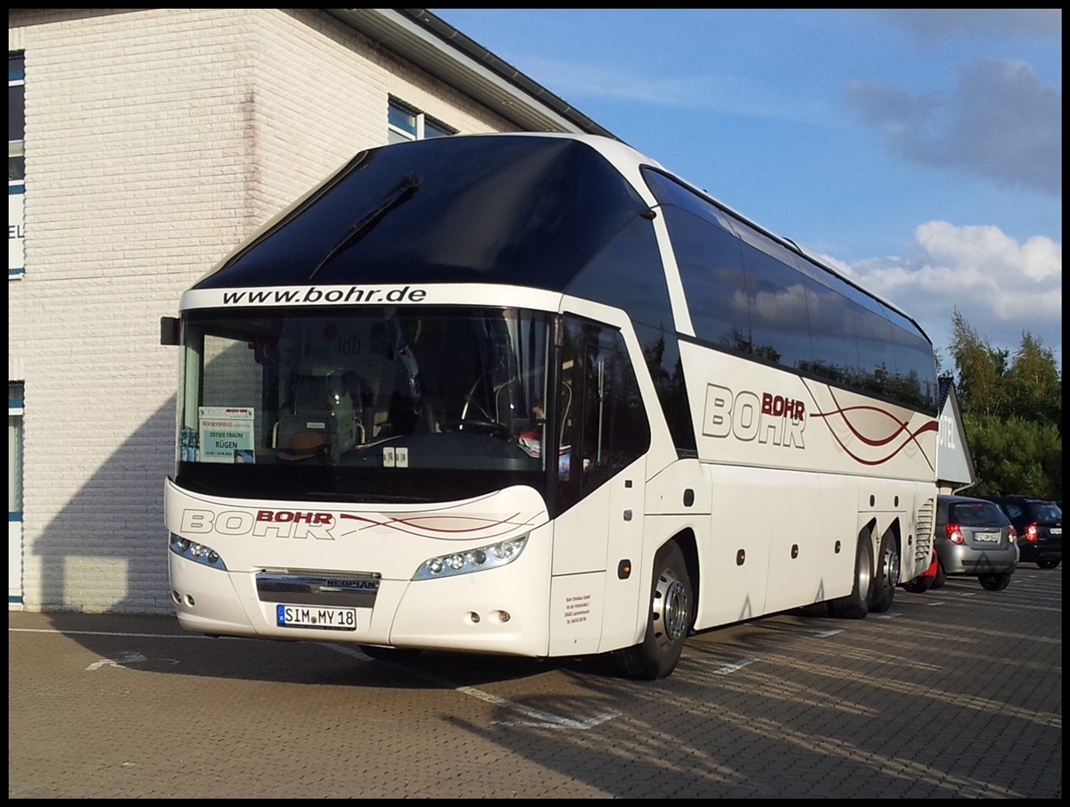 Neoplan Starliner von Bohr aus Deutschland im Gewerbegebiet Sassnitz.