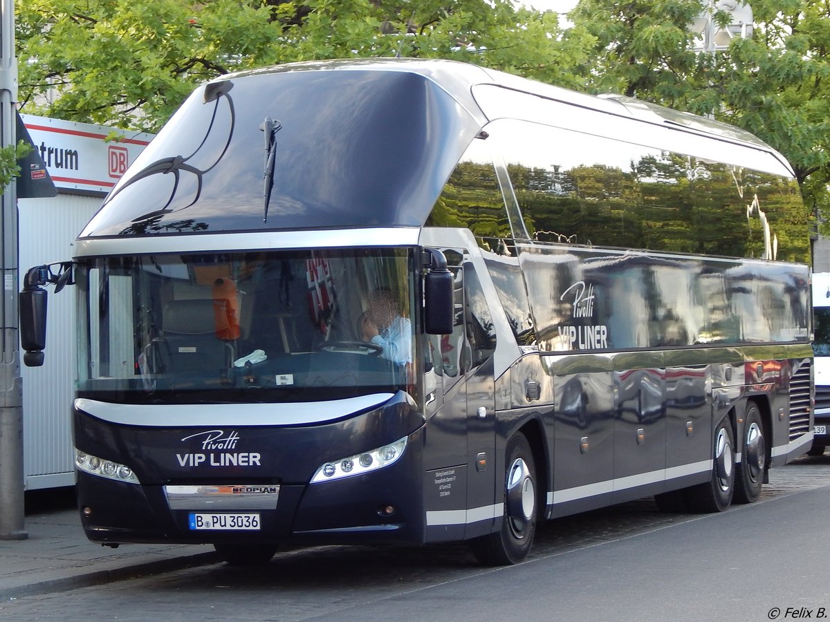 Neoplan Starliner von Düring Events aus Deutschland in Berlin.