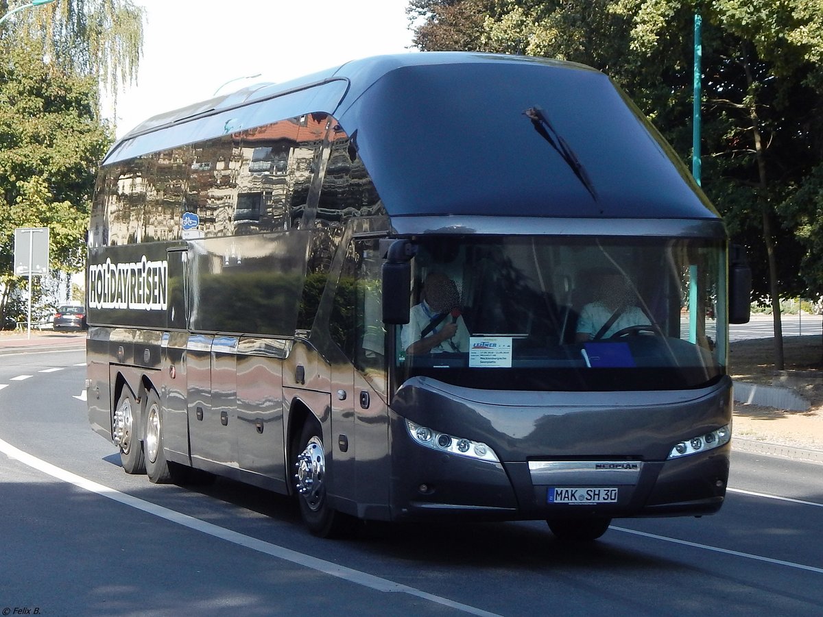 Neoplan Starliner von Happyday Hanke aus Deutschland in Neubrandenburg.