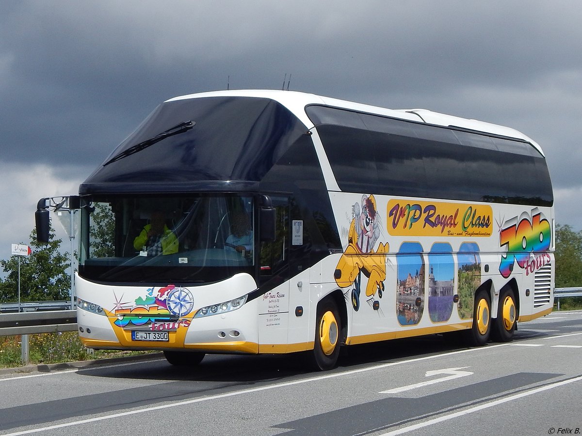 Neoplan Starliner von JobTours aus Deutschland in Mukran.