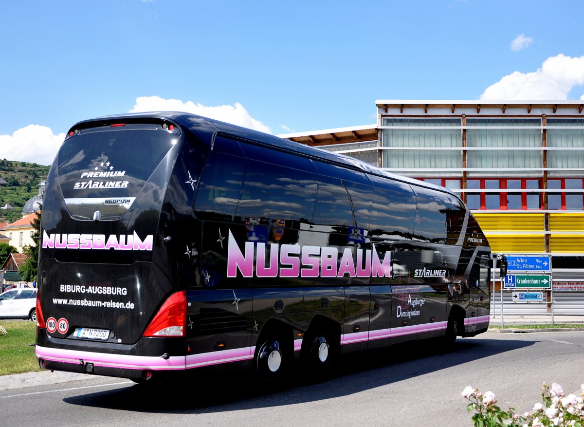 Neoplan Starliner von Nussbaum Reisen aus der BRD im Juni 2015 in Krems.