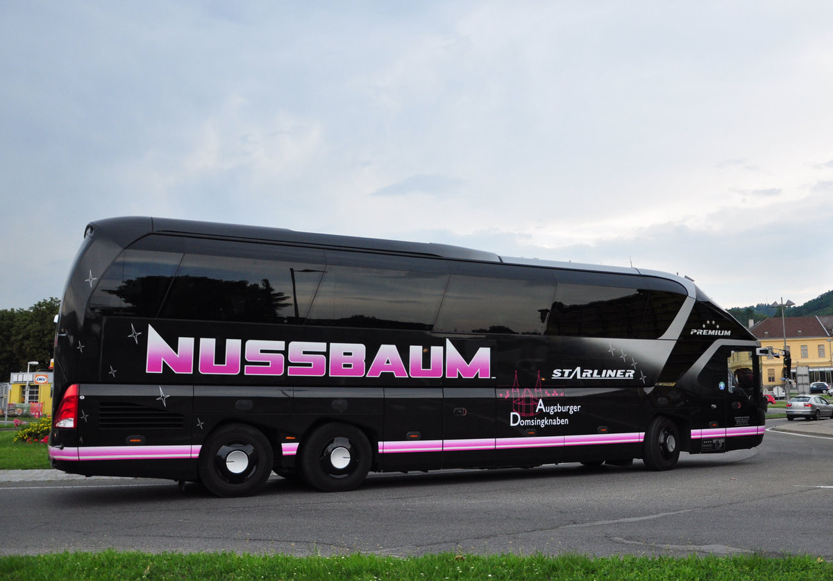 Neoplan Starliner von Nussbaum Reisen aus der BRD in Krems gesehen.