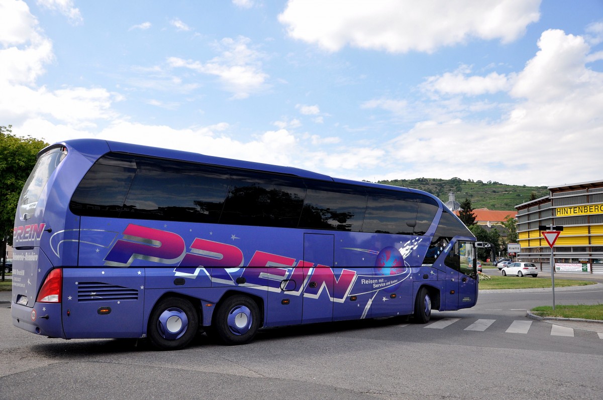 Neoplan Starliner von Prein Komfortreisen aus Bruck an der Mur in der Steiermark/sterreich im Juni 2015 in Krems.