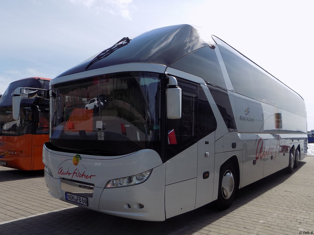 Neoplan Starliner von Reise-Allianz/Meyering aus Deutschland im Stadthafen Sassnitz.