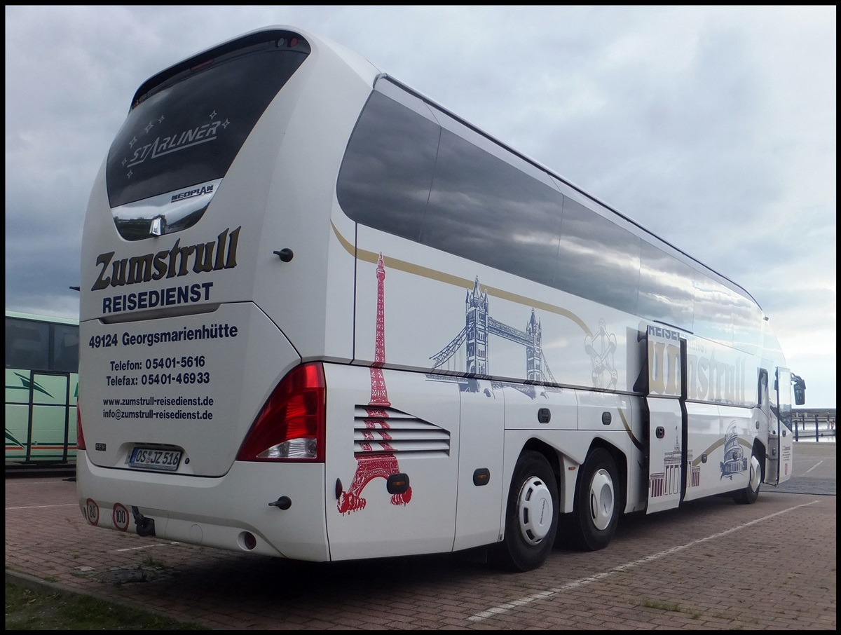 Neoplan Starliner vom Reisedienst Zumstrull aus Deutschland im Stadthafen Sassnitz.