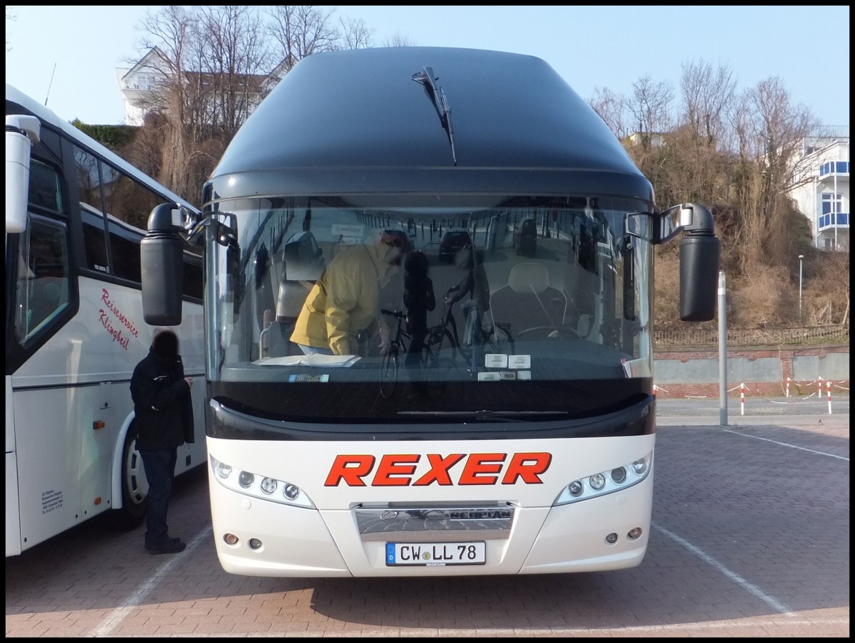 Neoplan Starliner von Rexer aus Deutrschland im Stadthafen Sassnitz.