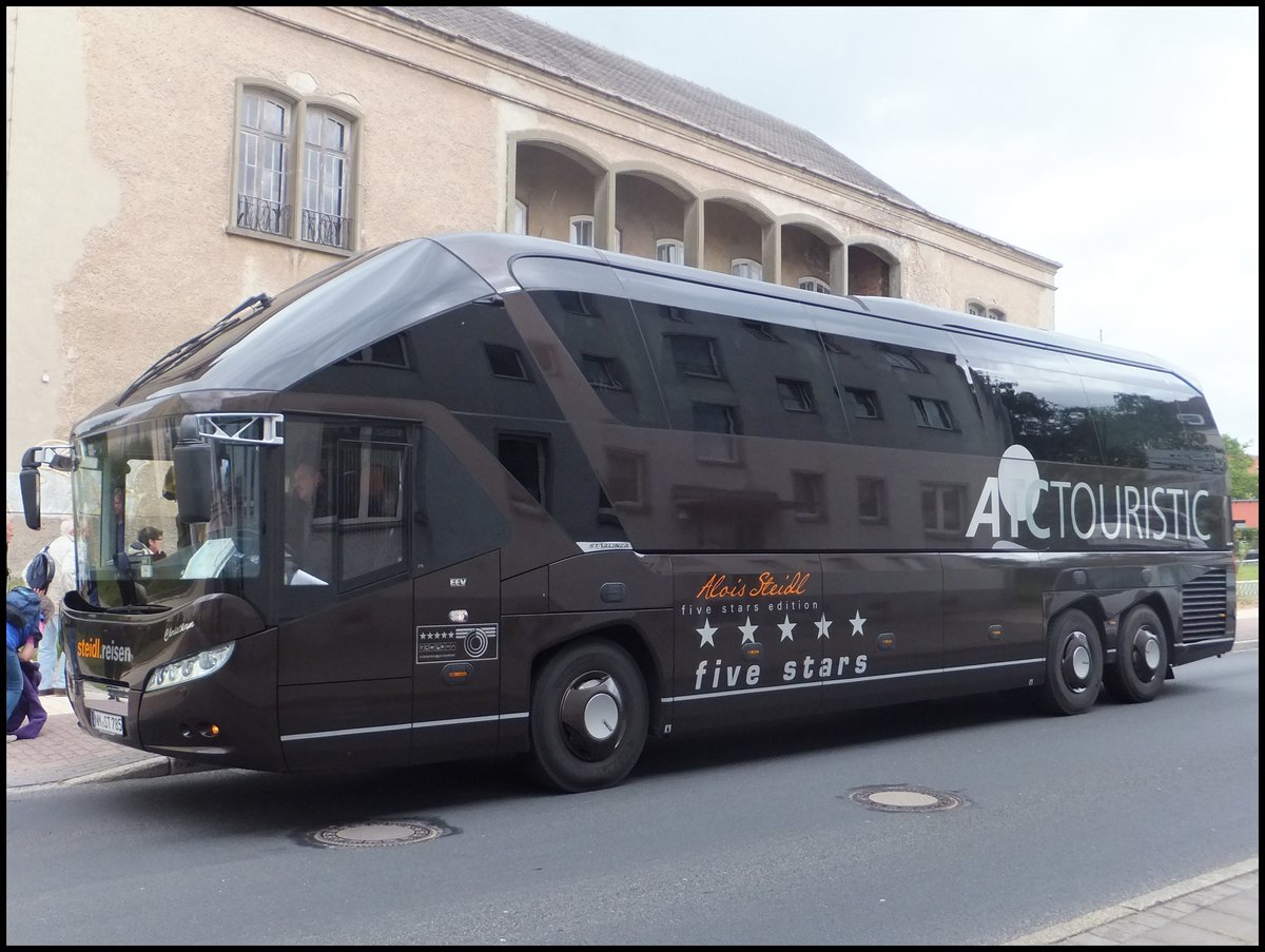 Neoplan Starliner von Steidl Reisen aus Deutschland in Sassnitz.