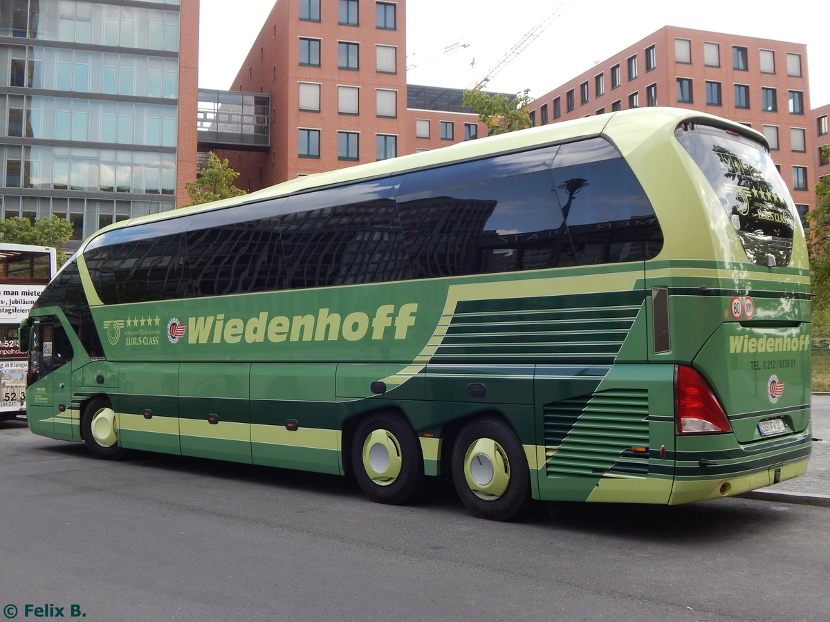 Neoplan Starliner von Wiedenhoff aus Deutschland in Berlin.