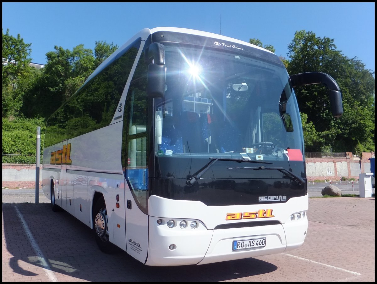 Neoplan Tourliner von Astl aus Deutschland im Stadthafen Sassnitz.