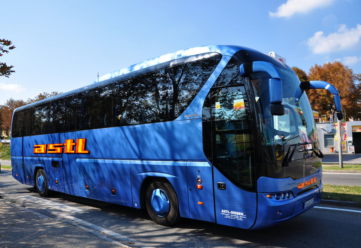 Neoplan Tourliner von ASTL Reisen aus der BRD in Krems.