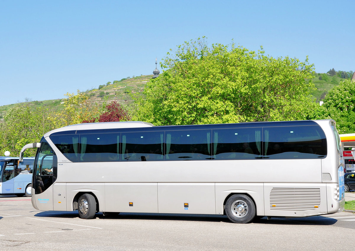 Neoplan Tourliner aus der CZ in Krems gesehen.