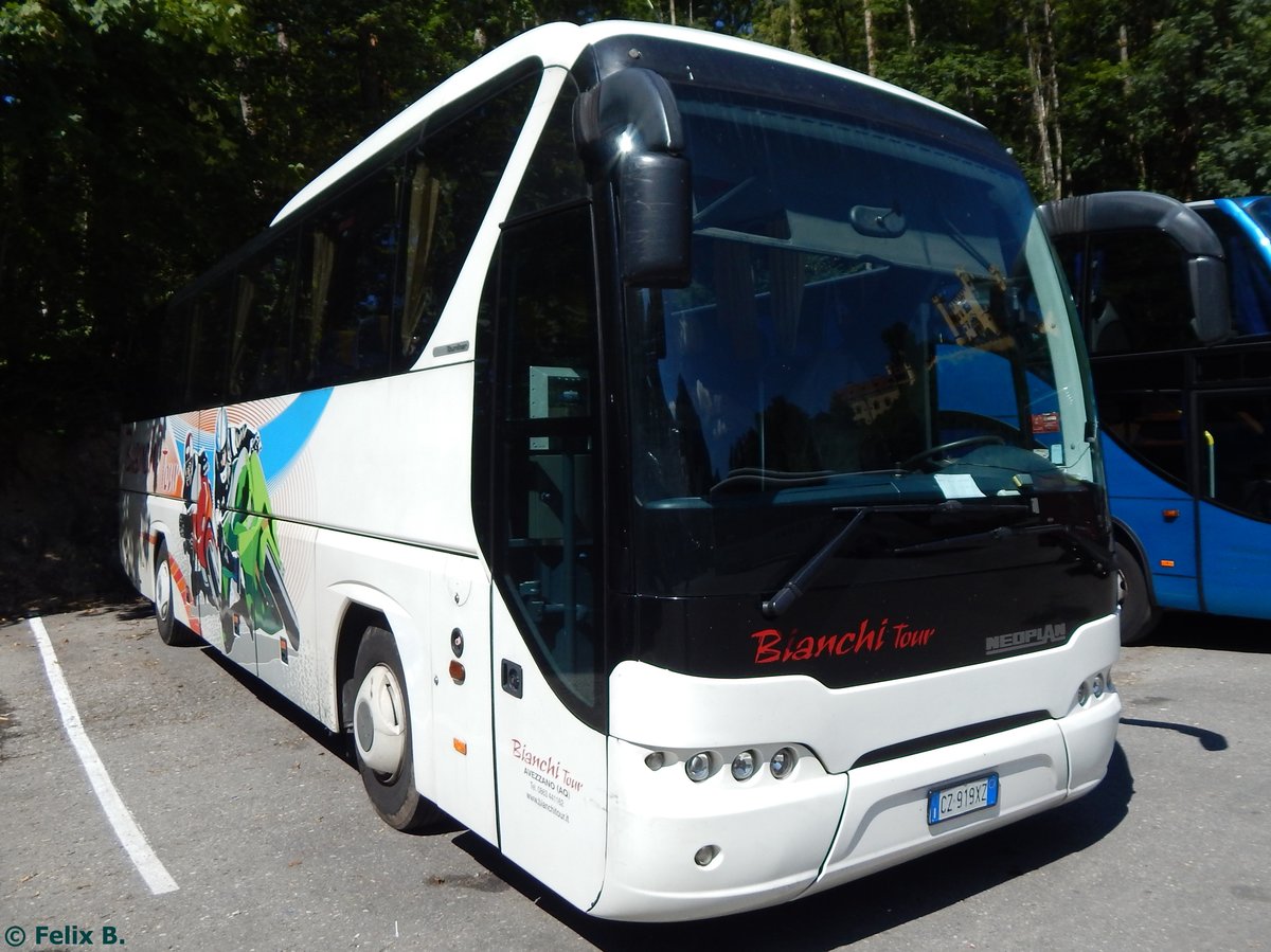 Neoplan Tourliner von Bianchi Tour aus Italien in Hohenschwangau.