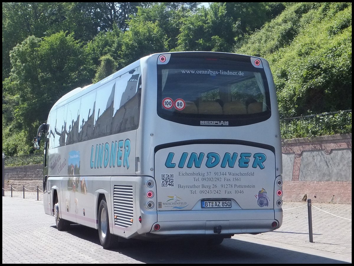 Neoplan Tourliner bon Lindner aus Deutschland im Stadthafen Sassnitz.