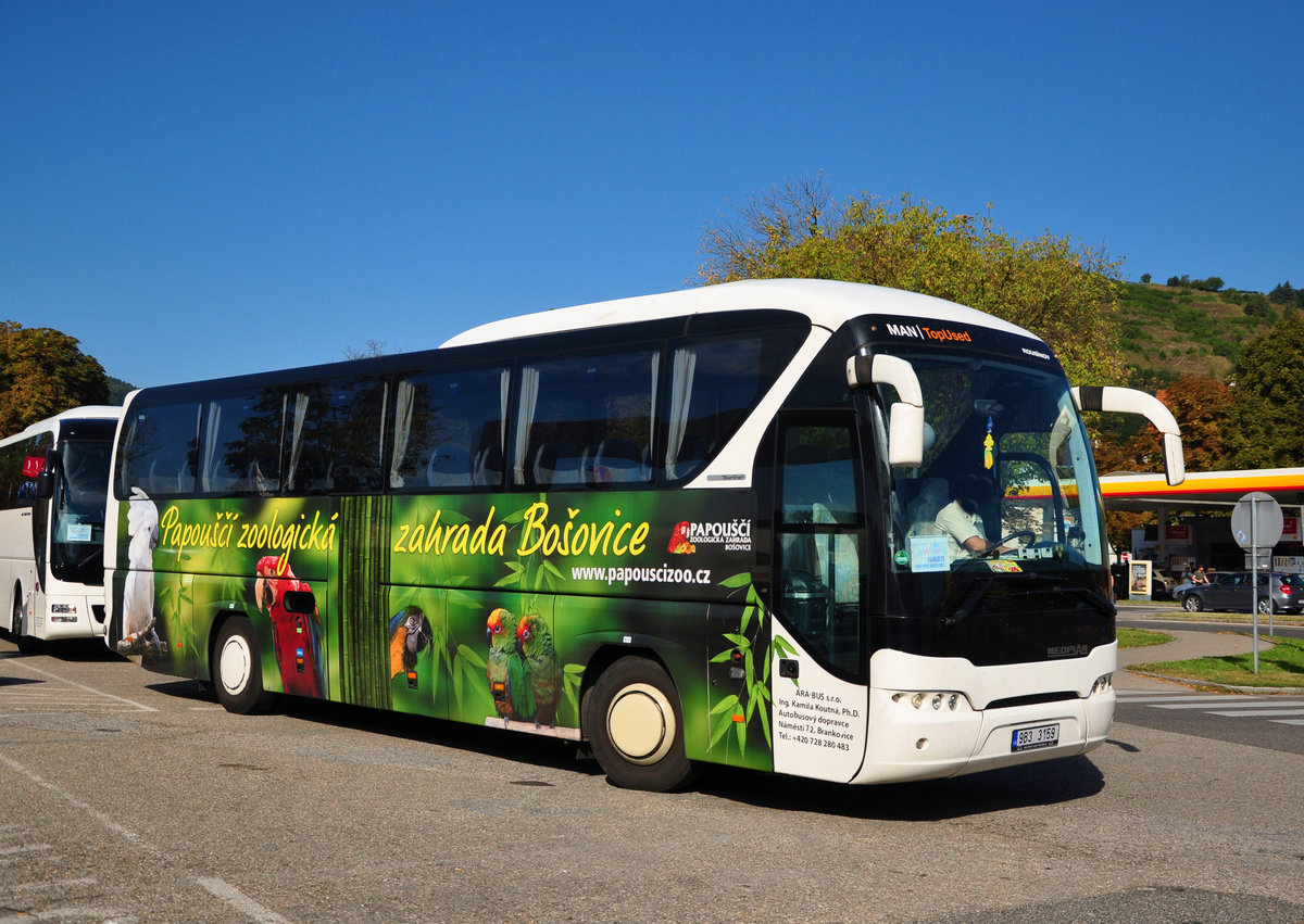 Neoplan Tourliner von Ing. Kamila Koutna aus der CZ in Krems gesehen.