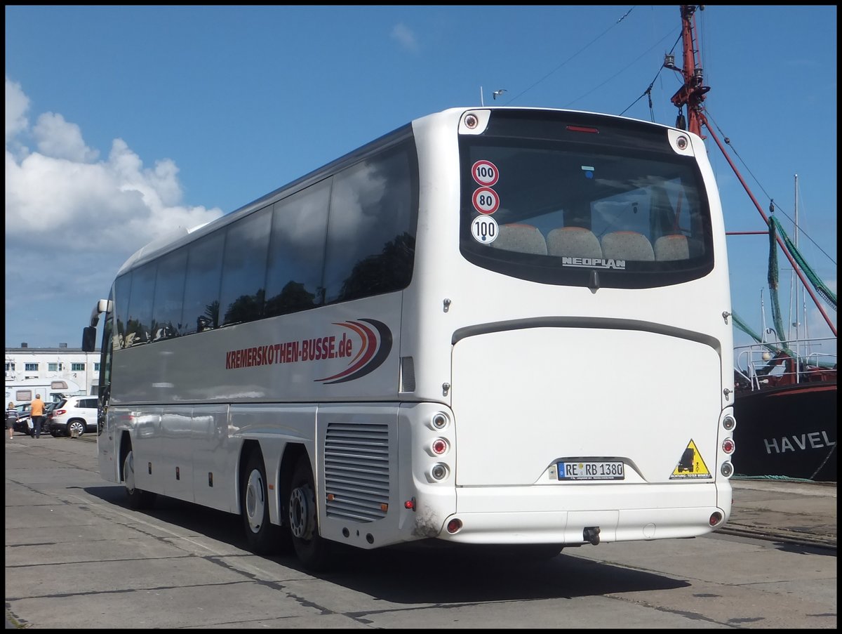 Neoplan Tourliner von Kremerskothen-Busse aus Deutschland im Stadthafen Sassnitz.