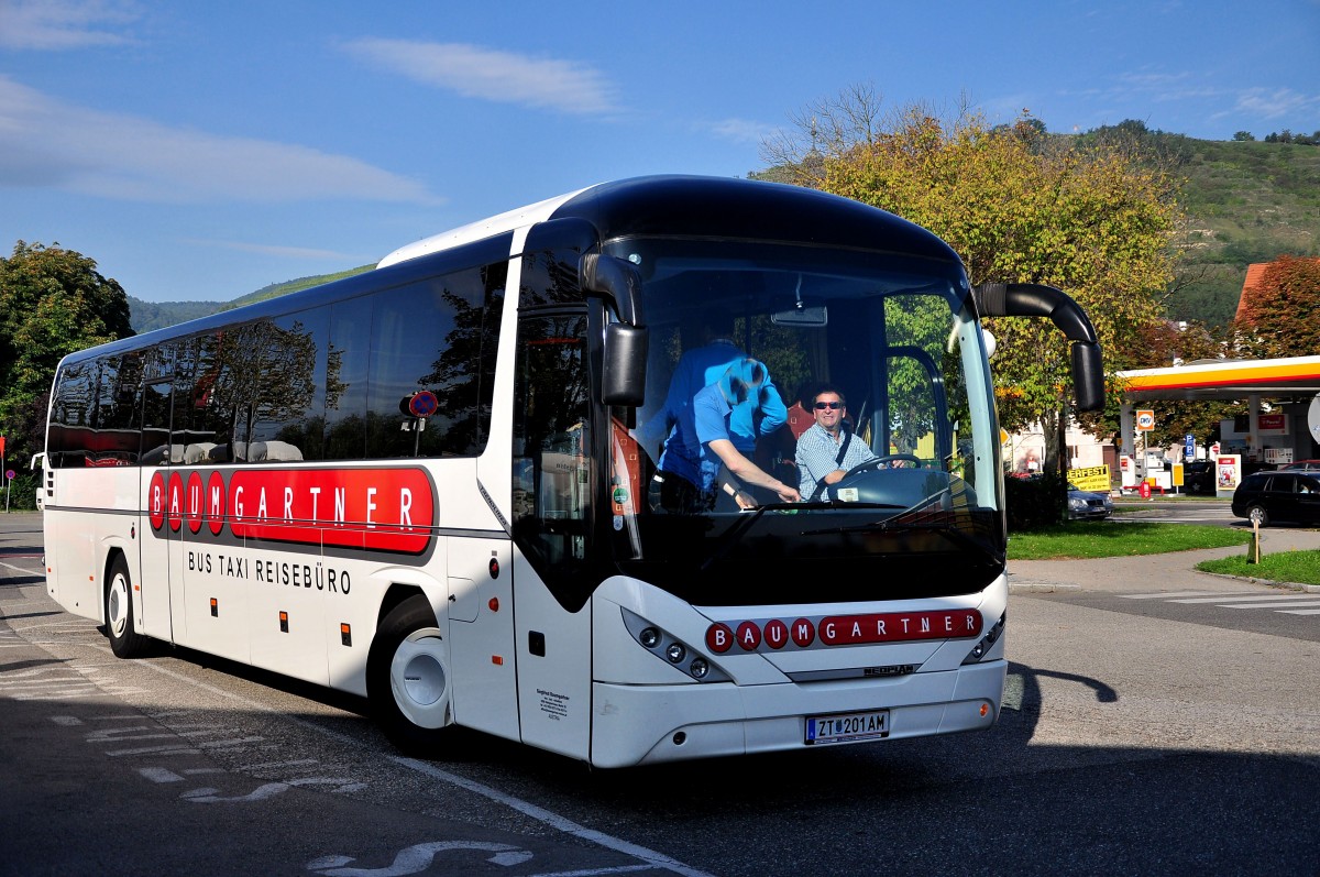 Neoplan Trendliner von BAUMGARTNER Reisen aus Niedersterreich am 20.9.2014 in Krems.