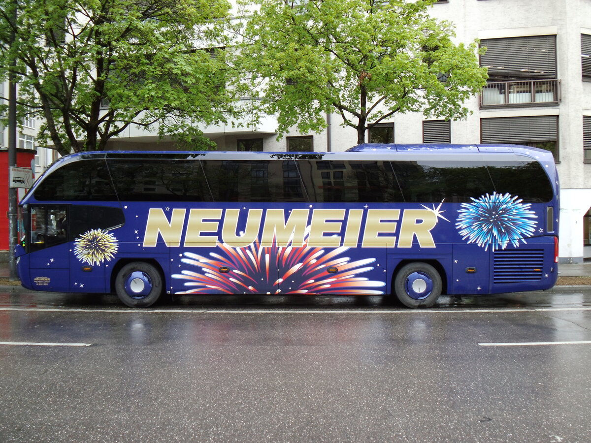 Neumeier, Essenbach - Neoplan Cityliner am 10. April 2014 in Mnchen (Aufnahme: Martin Beyer)
