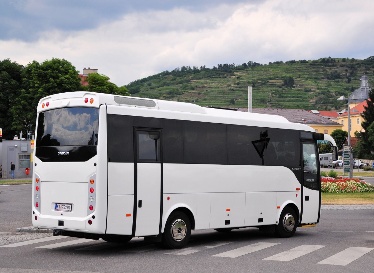 Otokar Navigo T vom Reisedienst Raferzeder aus sterreich im Juni 2016 in Krems.